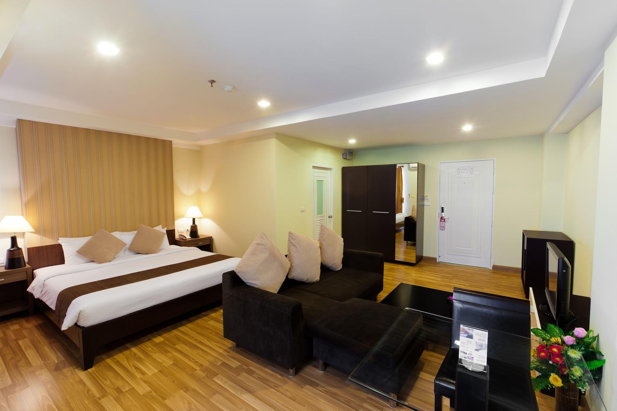 The Platinum Suite Bangkok Exterior foto