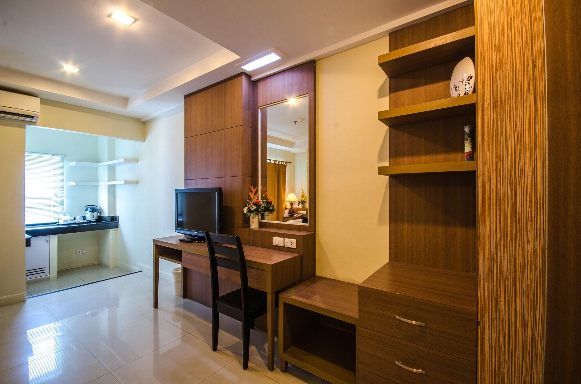 The Platinum Suite Bangkok Exterior foto