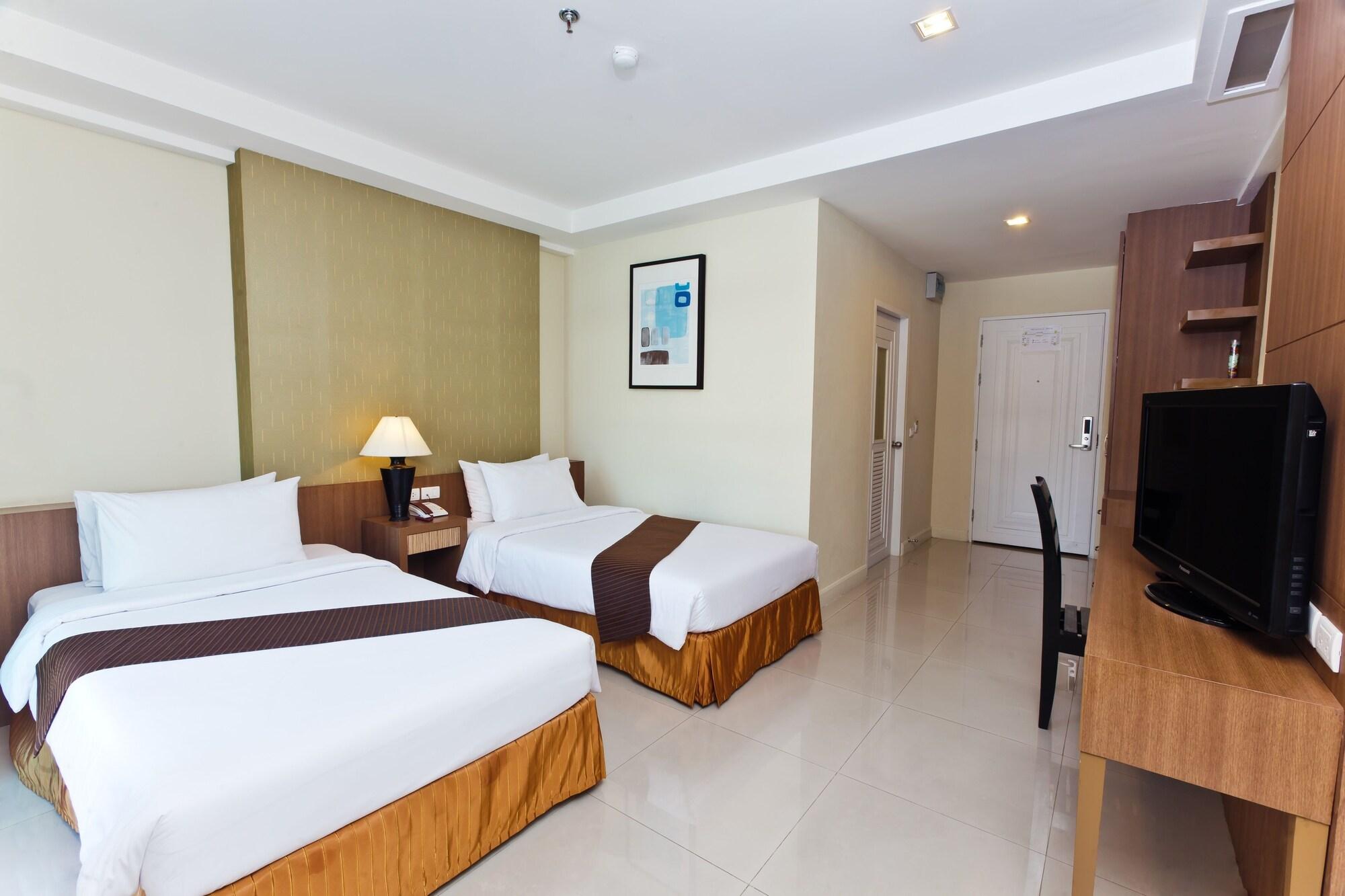 The Platinum Suite Bangkok Exterior foto