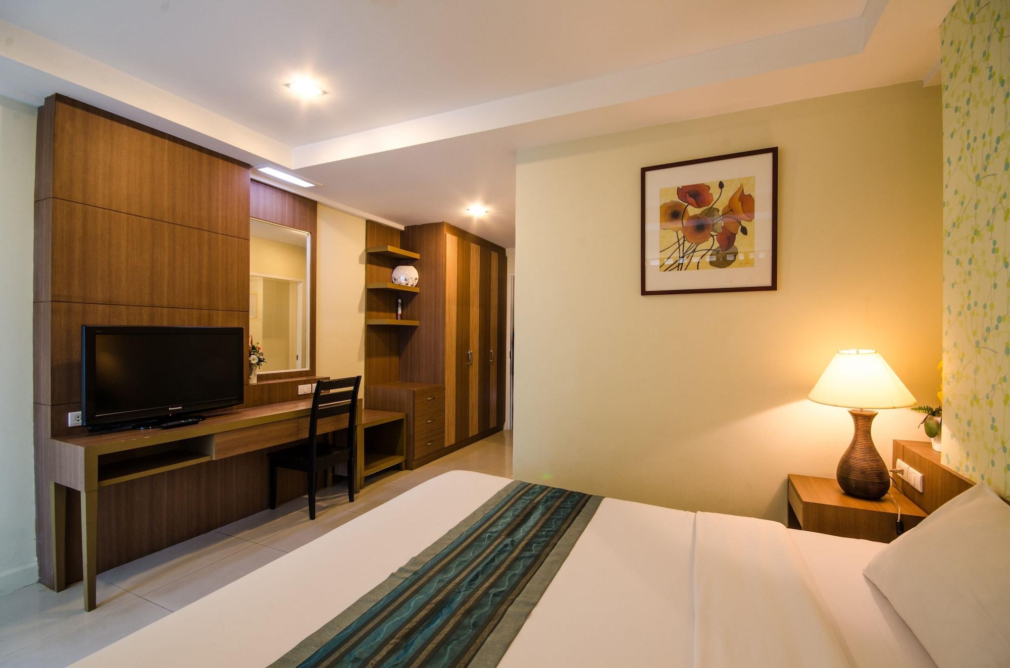 The Platinum Suite Bangkok Exterior foto