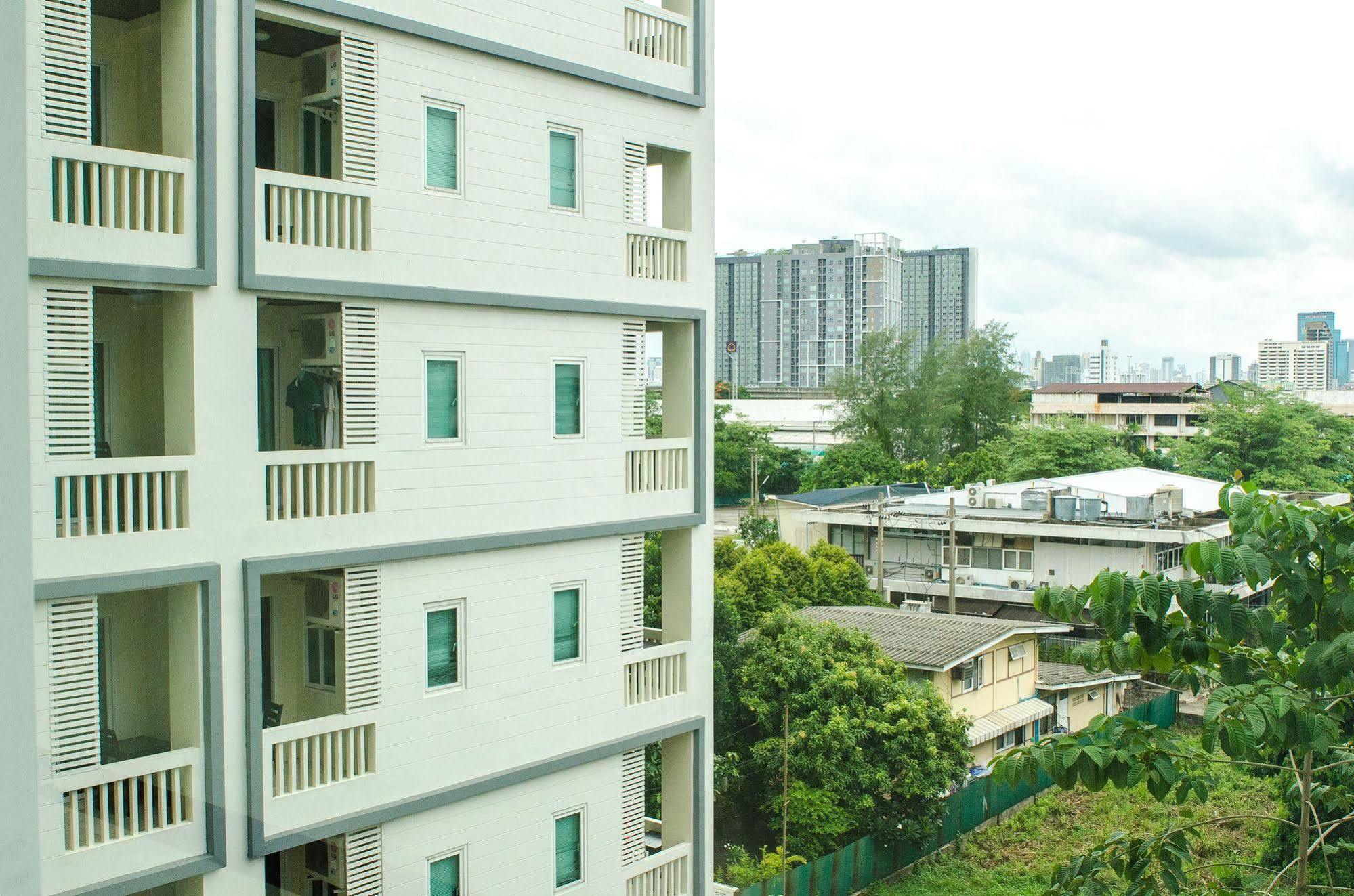 The Platinum Suite Bangkok Exterior foto