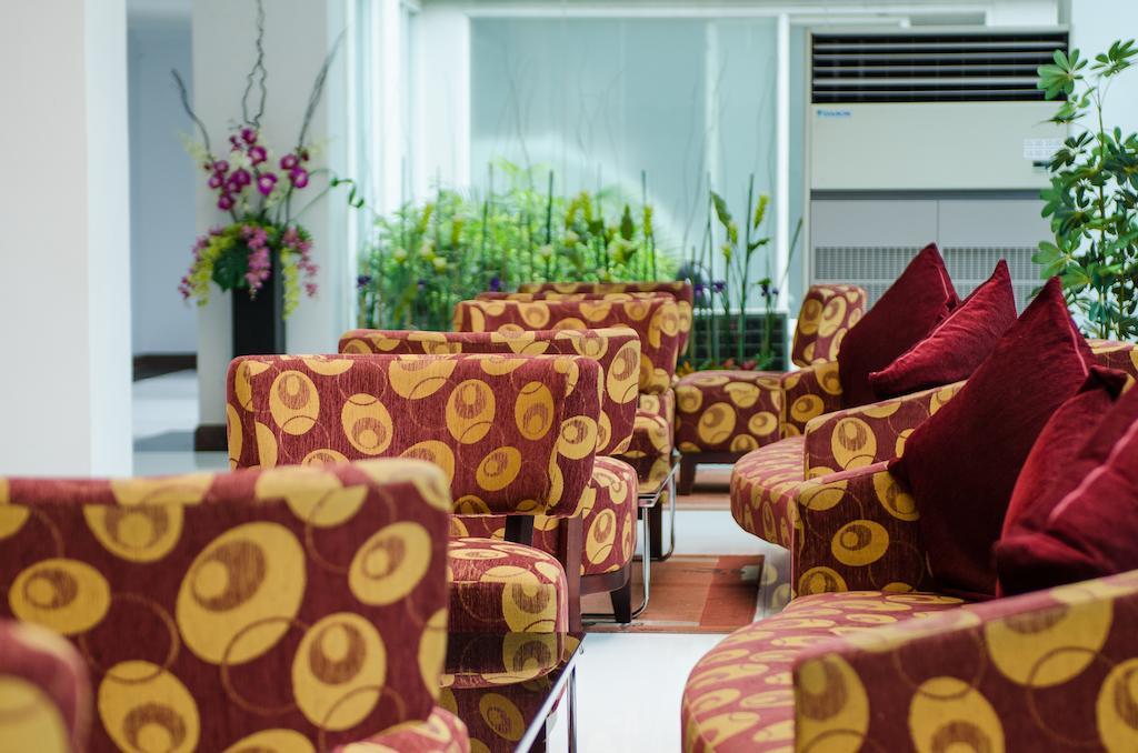 The Platinum Suite Bangkok Exterior foto