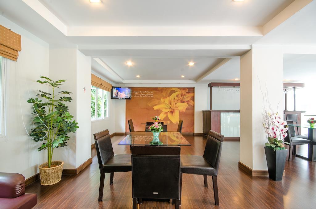 The Platinum Suite Bangkok Exterior foto